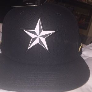 Black nike snap back